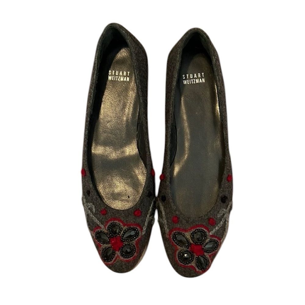 NWOT Stuart Weitzman grey flannel flats with red grey and black embellishments